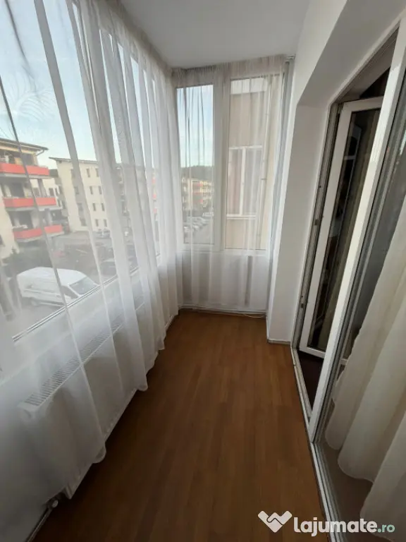 Apartament de vanzare semidecomandat ,2 camere 52 mp , zona
