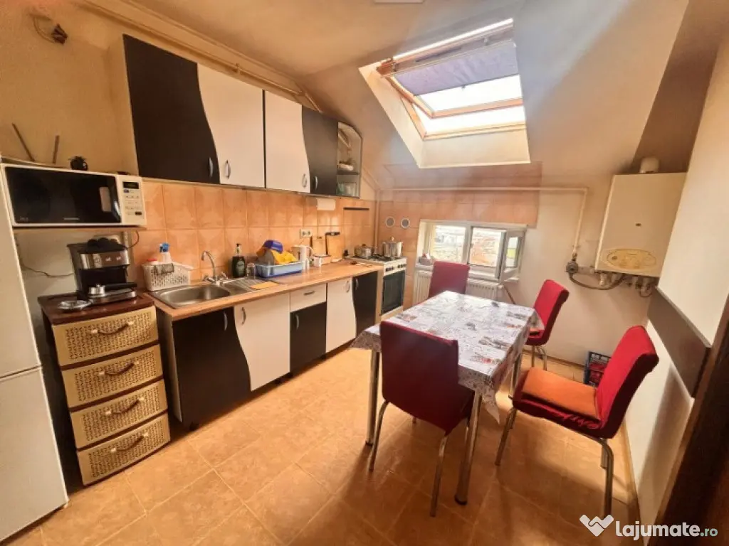 Apartament 4 camere, 58 mp ,zona Florilor ,Floresti