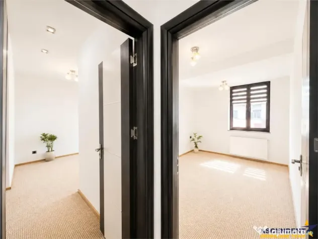 Decomandat, etaj1, totul nou, 2 parcari subterane, balcon in