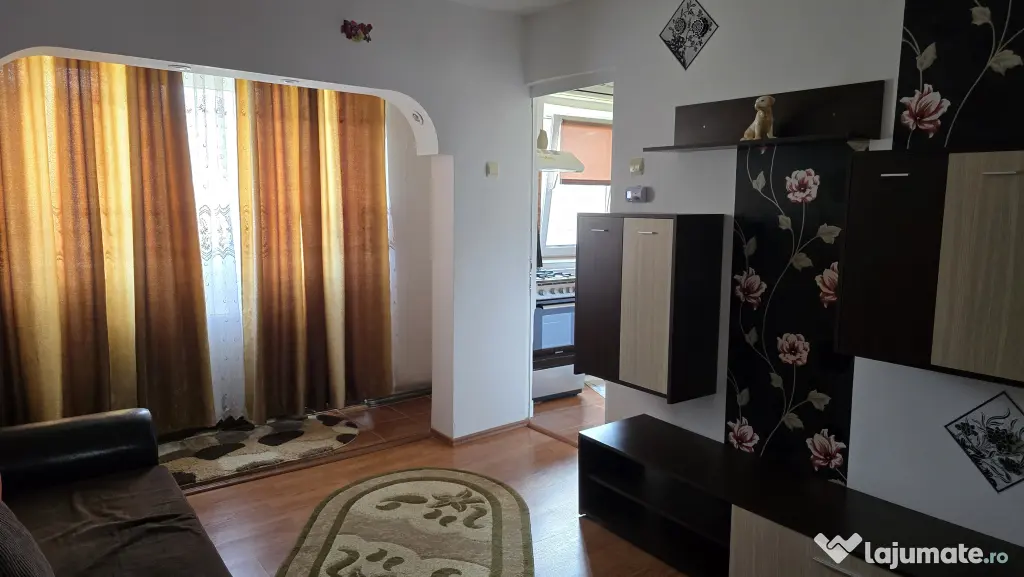 Ofer spre inchiriere Garsoniera confort 1
