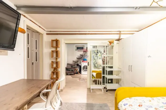 Apartament 4 camere in vila Turda | Basarab Metrou | curt...