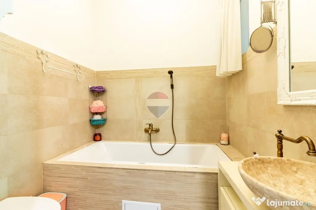 Apartament 4 camere in vila Turda | Basarab Metrou | curt...