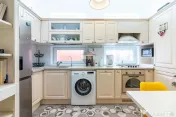 Apartament 4 camere in vila Turda | Basarab Metrou | curt...