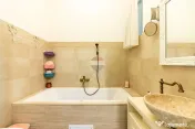 Apartament 4 camere in vila Turda | Basarab Metrou | curt...