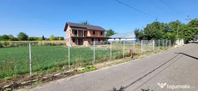 Vila la rosu Draganesti/Tecuci/Galati