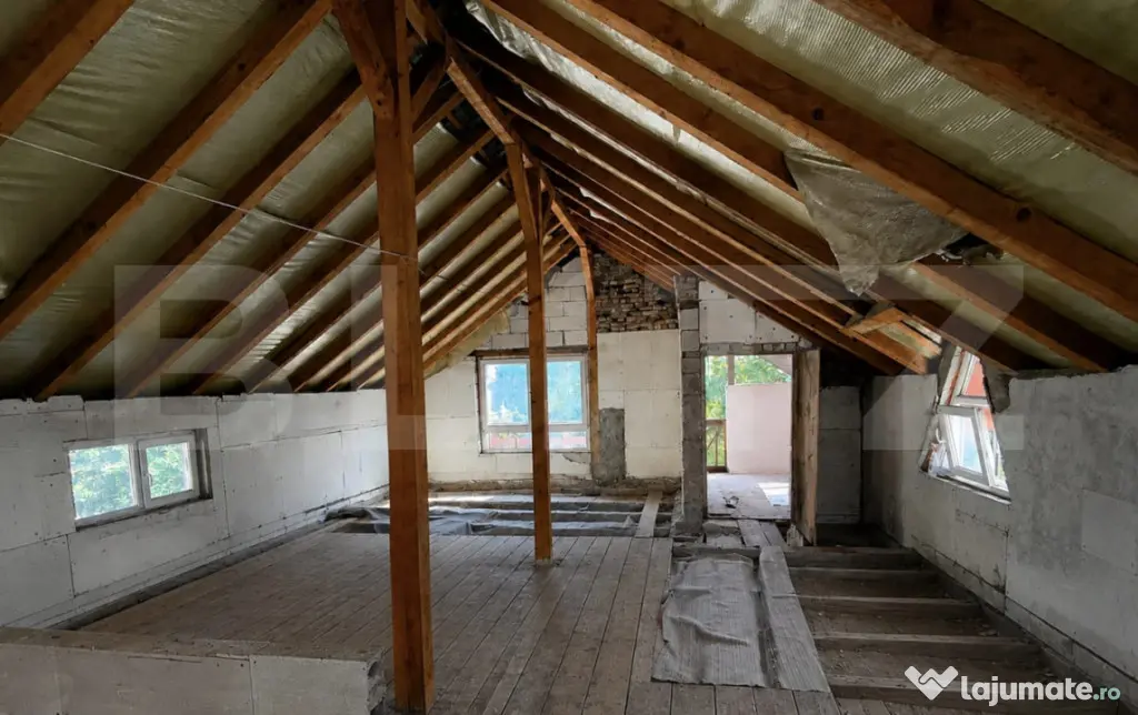 Casă P+M , spatioasa, 140 mpu și 559 mp teren, in Romanest