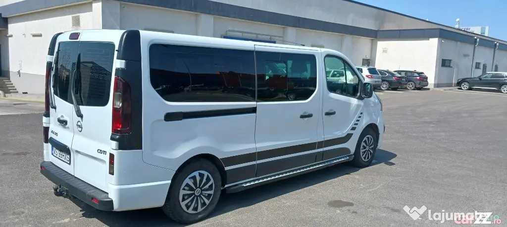Opel Vivaro 8+1 locuri