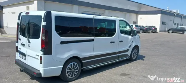 Opel Vivaro 8+1 locuri