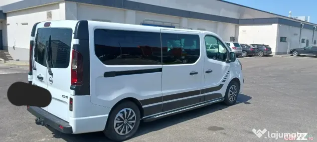 Opel Vivaro 8+1 locuri