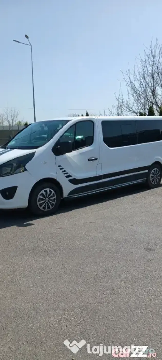 Opel Vivaro 8+1 locuri