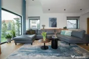 Casă individuală de vânzare, 243 mp, zona Terra 