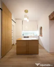 Apartament la curte comuna, 3 camere, 76MP, superfinisat, zo 