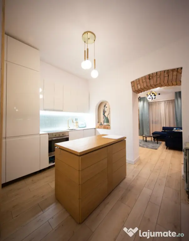 Apartament la curte comuna, 3 camere, 76MP, superfinisat, zo