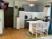 Vand apartament 2 camere 43mp +2 balcoane 6mp,zona Tineretul 