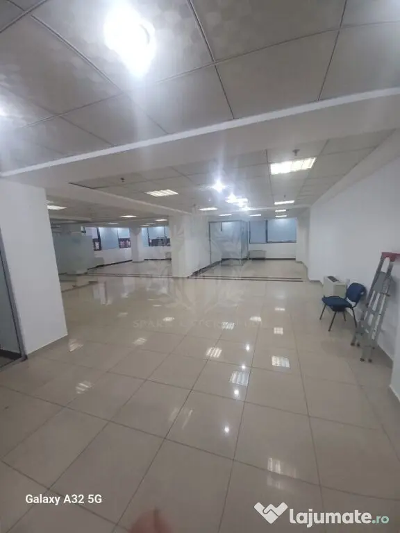 SPATII COMERCIALE /BIROURI//CLINICA// WEST MALL
