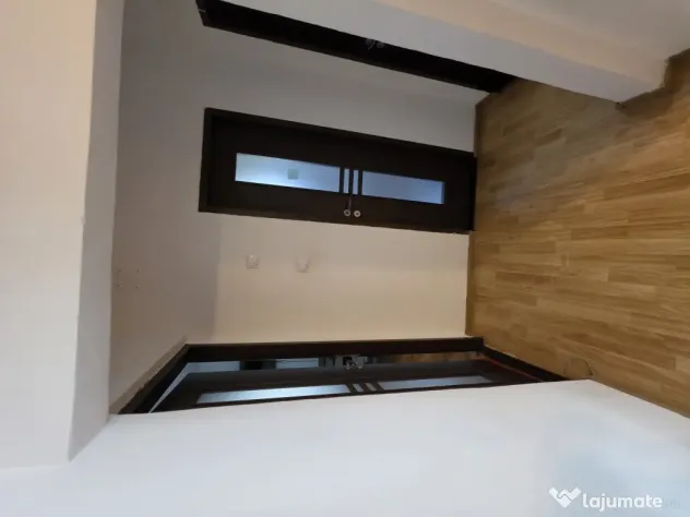 De închiriat apartament cu 2 camere, decomandat, 340 €