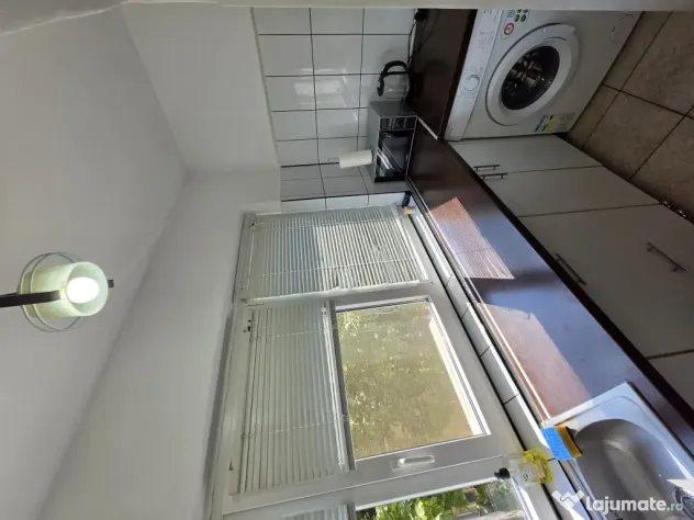 De închiriat apartament cu 2 camere, decomandat, 340 €