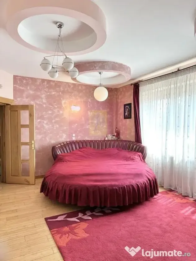 Vila P+1+M incojurata de o oaza de liniste si verdeata Br...