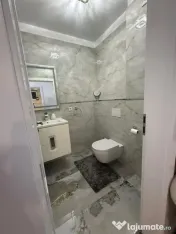 Vand apartament 3camere 80 mp+balcon 5mp zona Vivo