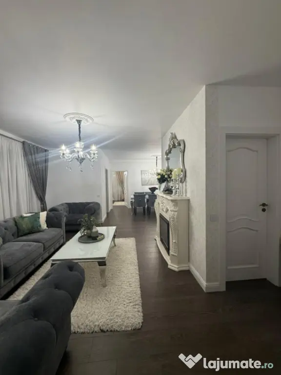 Vand apartament 3camere 80 mp+balcon 5mp zona Vivo