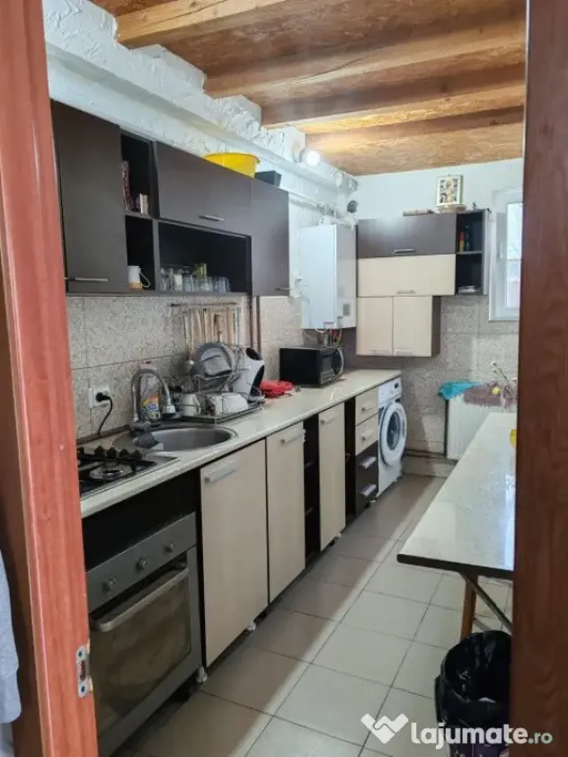 Casa parter+mansarda si teren in Lipovat, Vaslui
