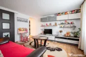 Apartament cu 3 camere, parcare, curte si spațiu depozit... 