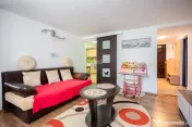 Apartament cu 3 camere, parcare, curte si spațiu depozit... 