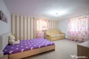 Apartament cu 3 camere, parcare, curte si spațiu depozit... 