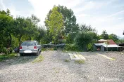 Apartament cu 3 camere, parcare, curte si spațiu depozit... 
