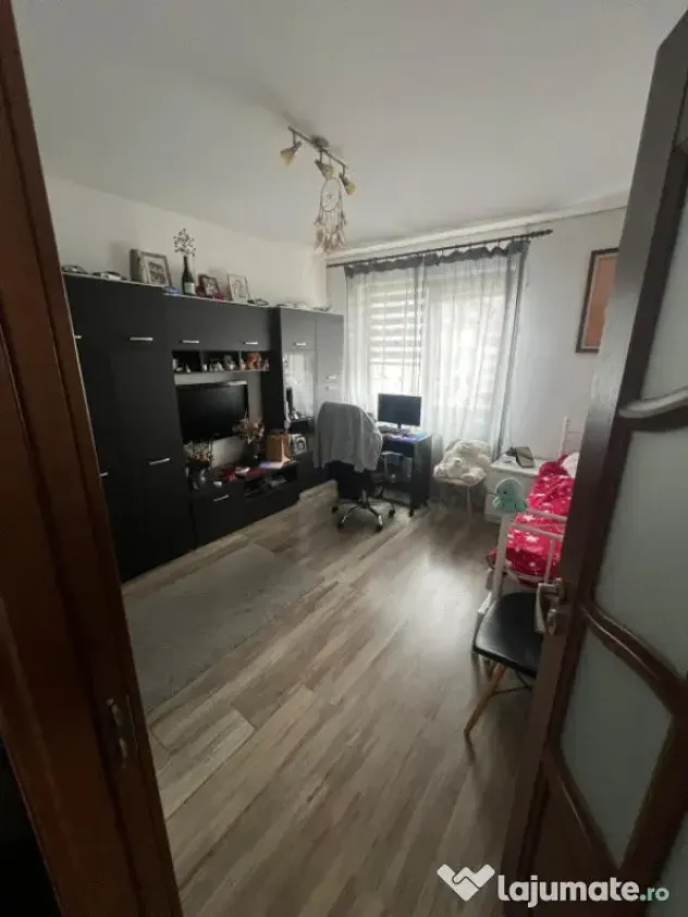 Apartament 3 Camere| Floresti | Zona Terra | 60 mp + Parcare