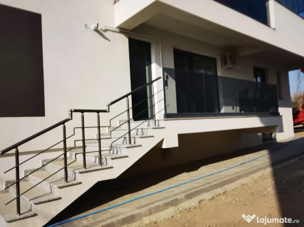 Vânzare apartament 4 camere și 3 parcări cu încărcare electrică