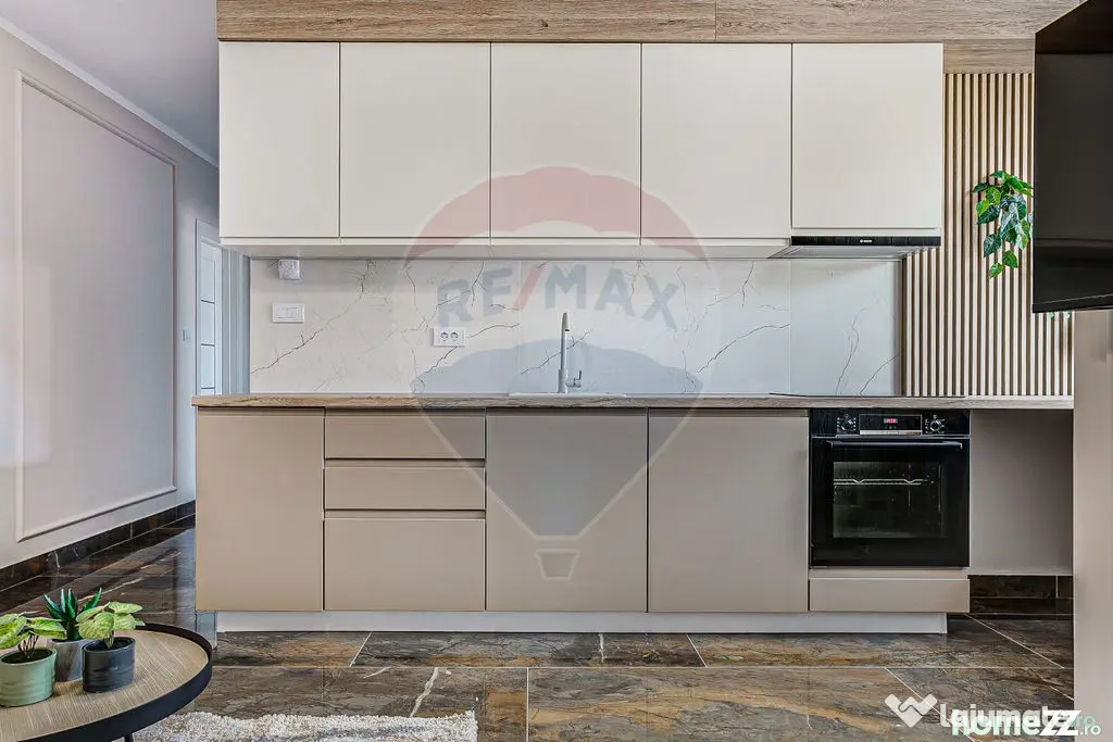 Apartament modern cu 3 camere de închiriat, bloc nou, Co...