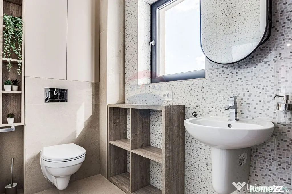 Apartament modern cu 3 camere de închiriat, bloc nou, Co...