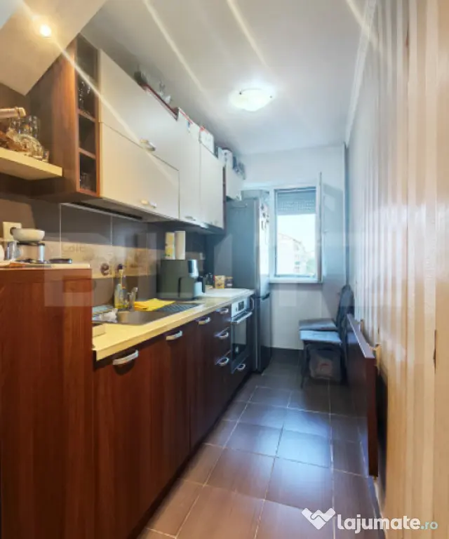 Apartament cu 2 camere,semidecomandat ,zona Rogerius