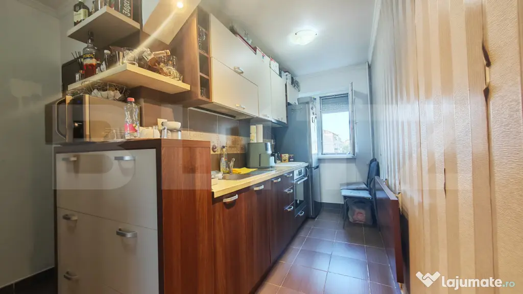 Apartament cu 2 camere,semidecomandat ,zona Rogerius