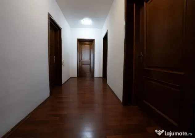 DOROBANȚI – POLONĂ, 4 CAMERE, 231 MP TOTAL, GARAJ, COMIS