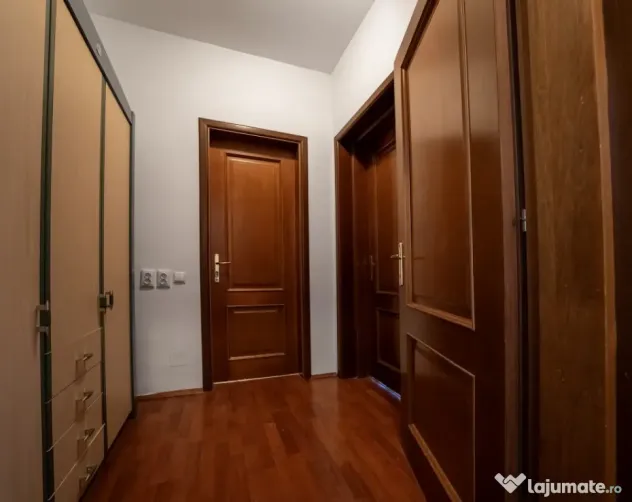 DOROBANȚI – POLONĂ, 4 CAMERE, 231 MP TOTAL, GARAJ, COMIS