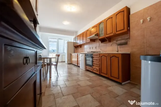 DOROBANȚI – POLONĂ, 4 CAMERE, 231 MP TOTAL, GARAJ, COMIS