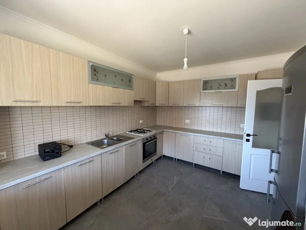 Domnești, casa pe parter, 400mp, 117mp utili, 3 camere, mob