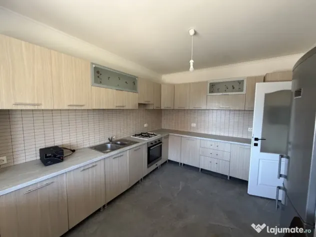 Domnești, casa pe parter, 400mp, 117mp utili, 3 camere, mob