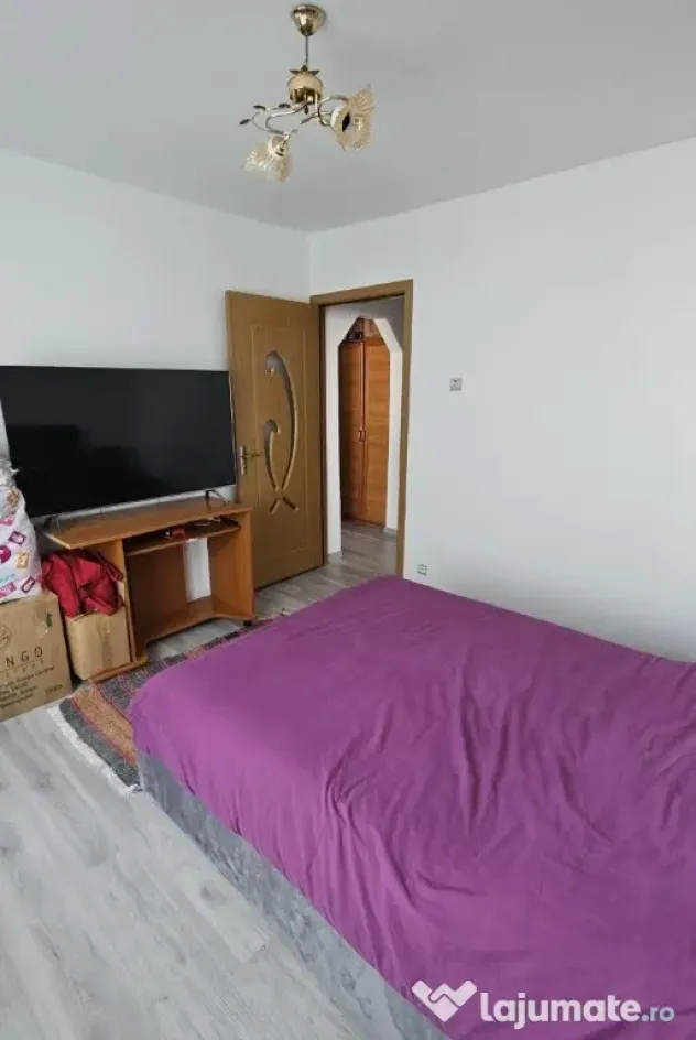 Apartament Cu 3 Camere Decomandate Etaj 2 - Zona Obcini