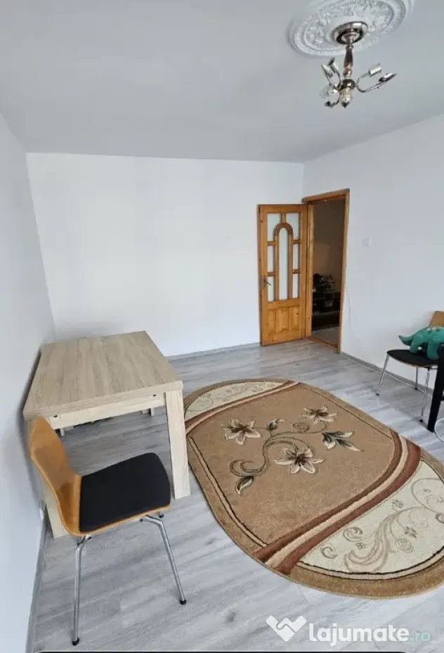 Apartament Cu 3 Camere Decomandate Etaj 2 - Zona Obcini