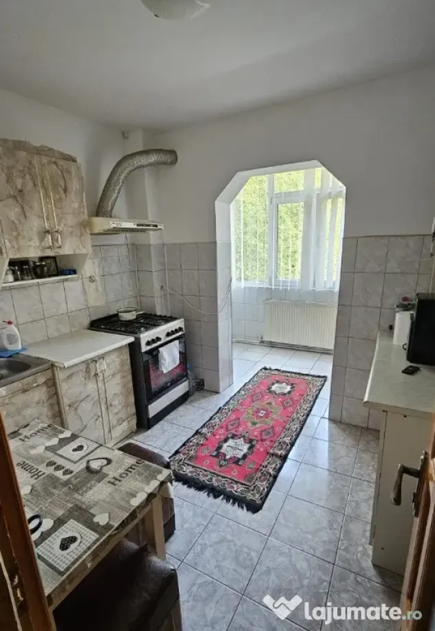 Apartament Cu 3 Camere Decomandate Etaj 2 - Zona Obcini