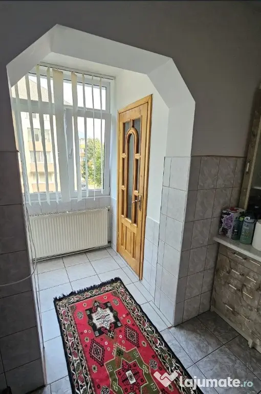Apartament Cu 3 Camere Decomandate Etaj 2 - Zona Obcini