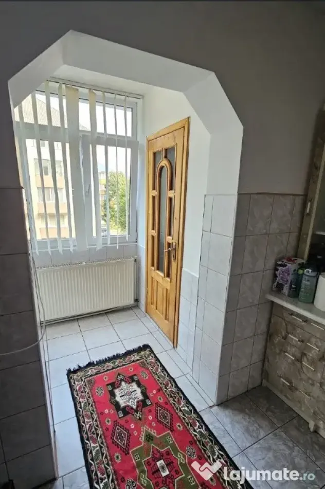 Apartament Cu 3 Camere Decomandate Etaj 2 - Zona Obcini