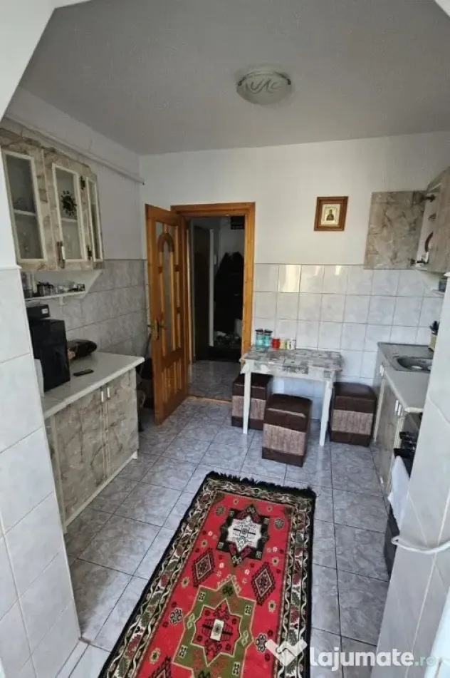 Apartament Cu 3 Camere Decomandate Etaj 2 - Zona Obcini