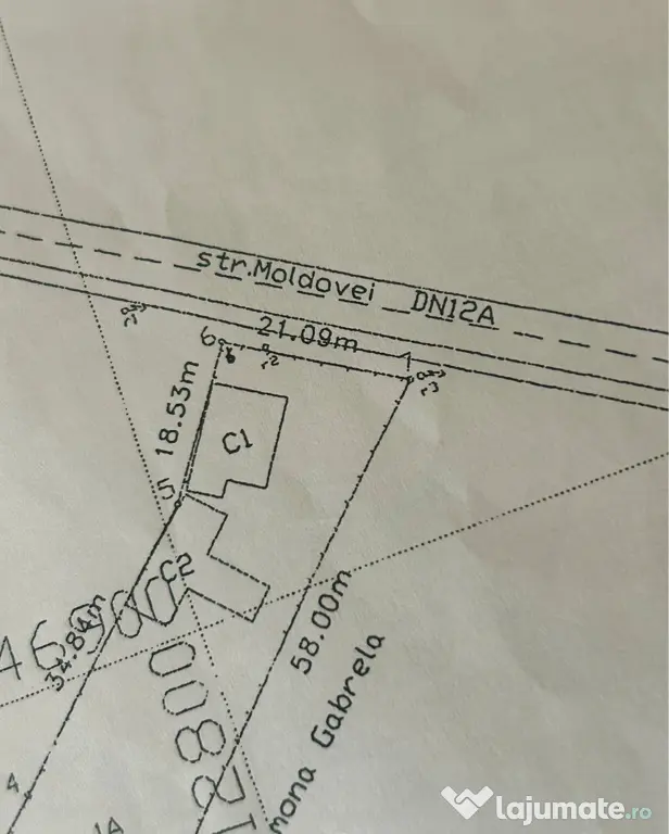 Casă din cărămidă cu teren intravilan 2.262 mp – Comănești