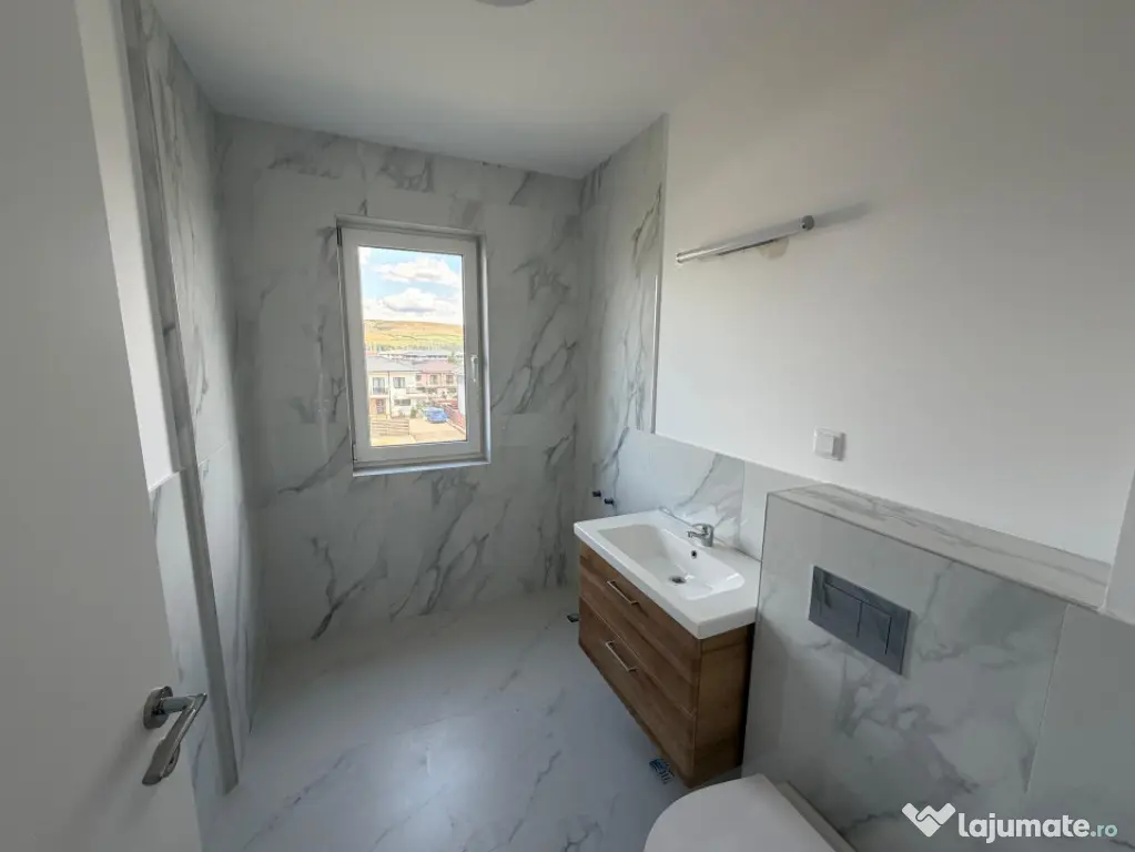 Apartament 2 camere, 55 mp, zona Teilor