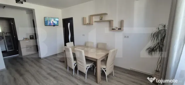 Apartament 2 camere semidecomandat, parcare, zona Terra