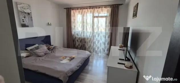 Apartament 2 camere semidecomandat, parcare, zona Terra